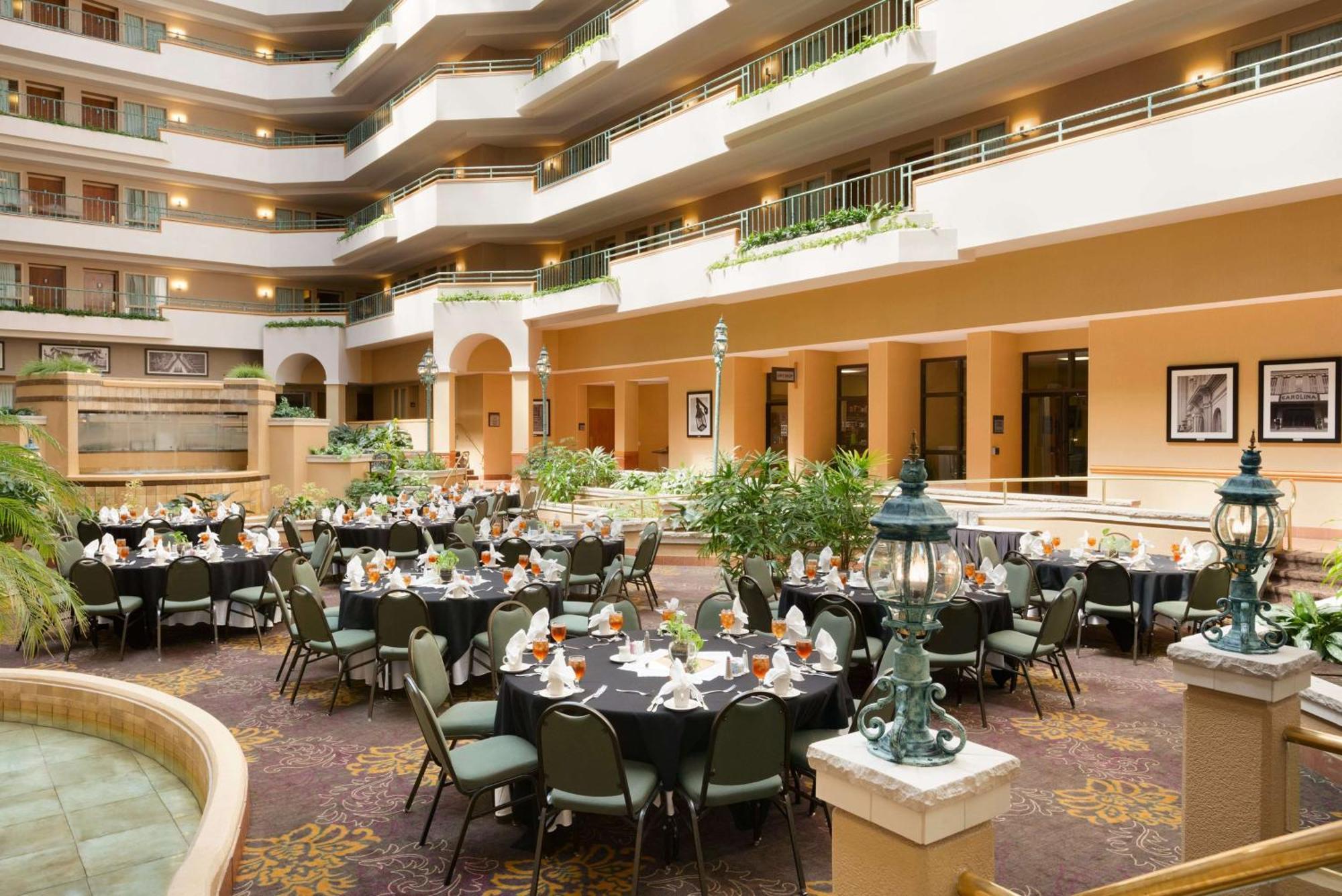 Embassy Suites By Hilton Greensboro Airport Kültér fotó