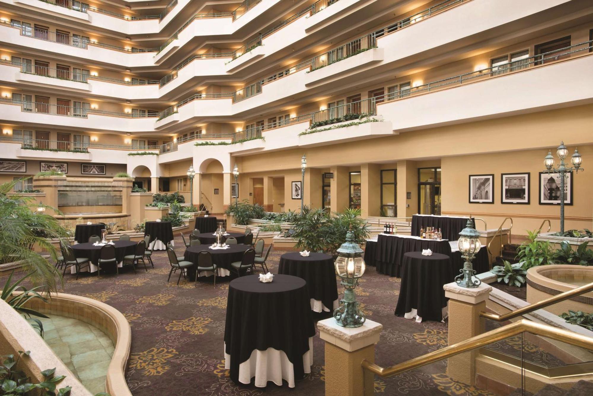 Embassy Suites By Hilton Greensboro Airport Kültér fotó